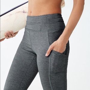 NWOT Capri Athletic Leggings